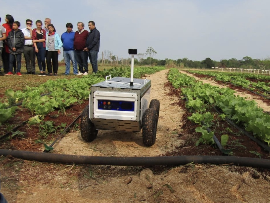 Presentaron el primer prototipo de un Agrobot en la EFA Cristo Rey