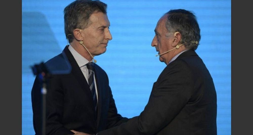 El titular de la Unión Industrial Argentina pidió reabrir las paritarias