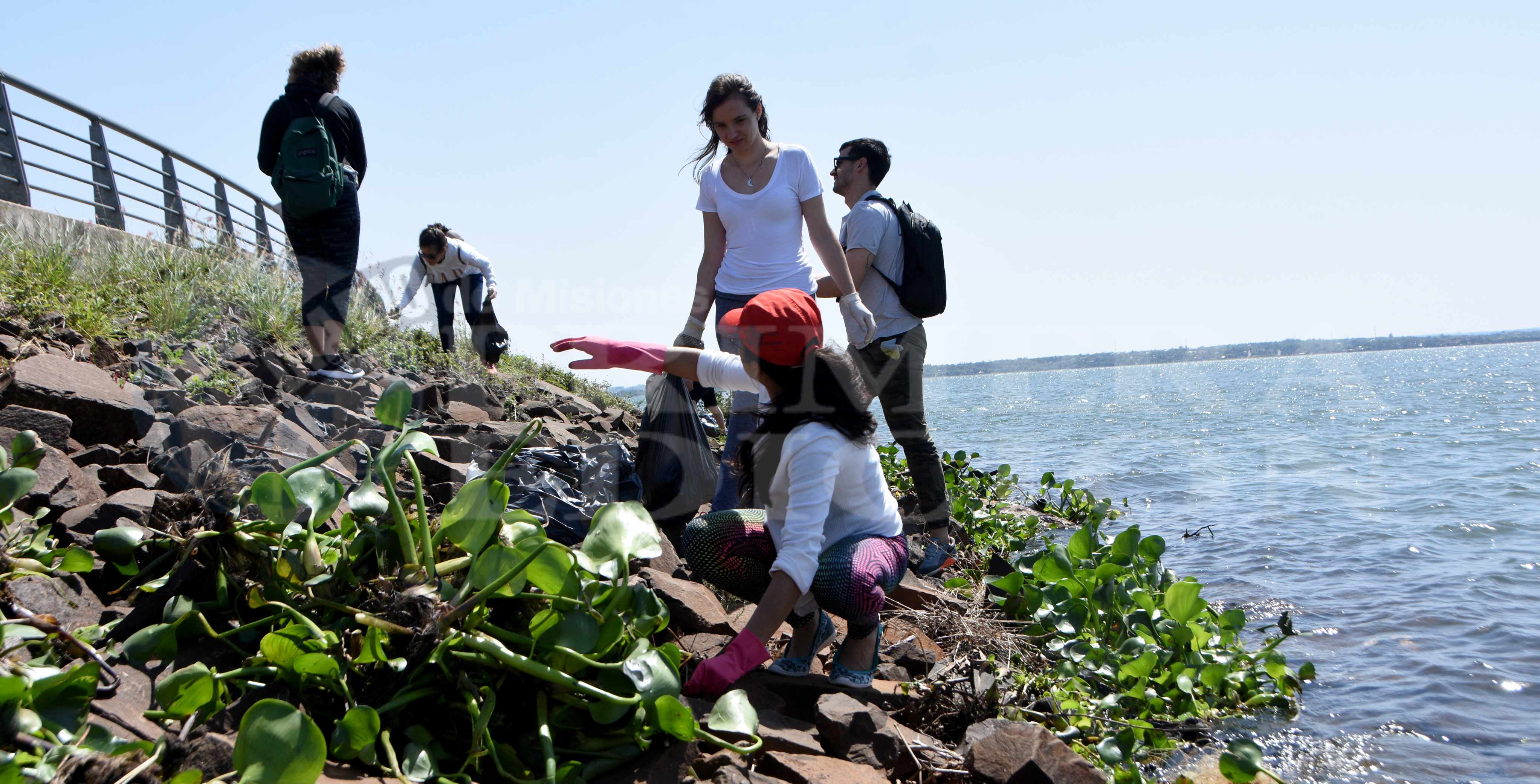 Recolectaron unos 300 kilos de residuos en la Costanera