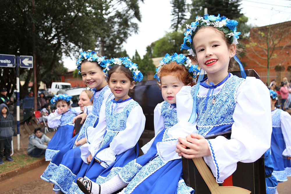 El tradicional desfile de los inmigrantes, una vez más, copó las calles de Oberá