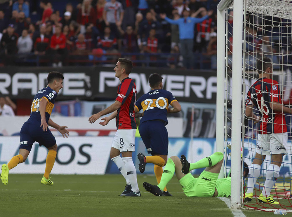 Boca le ganó el clásico a San Lorenzo y volvió a la punta de la Superliga