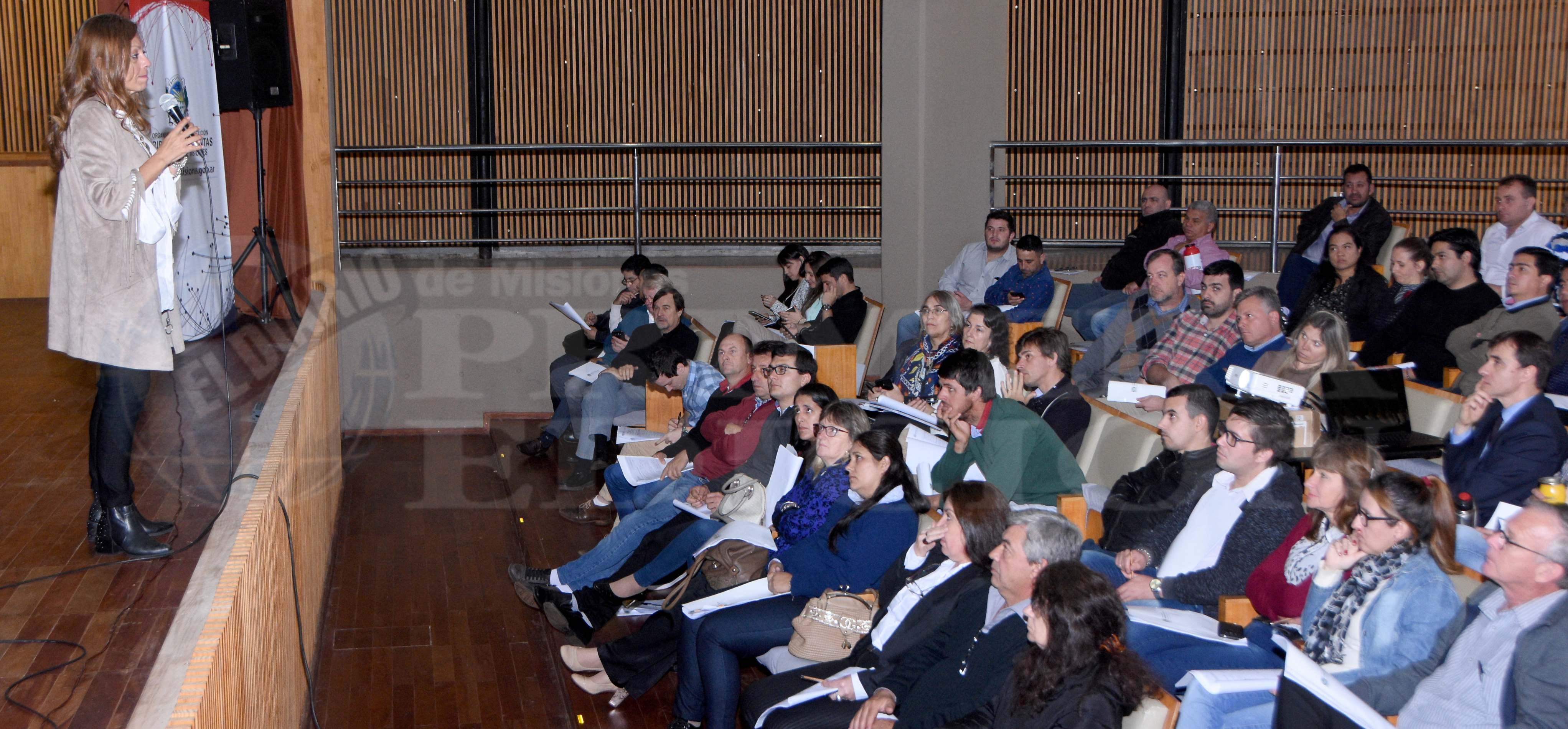 Dura transición en los municipios a tres meses del recambio