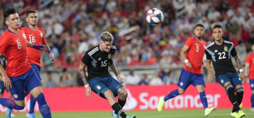 Argentina cierra su gira por Estados Unidos con México