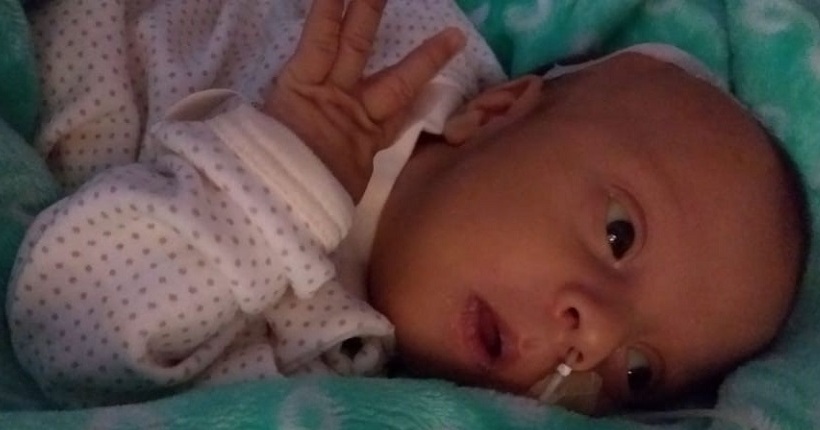 A 40 días de nacer, el pequeño Camilo se aferra a la vida