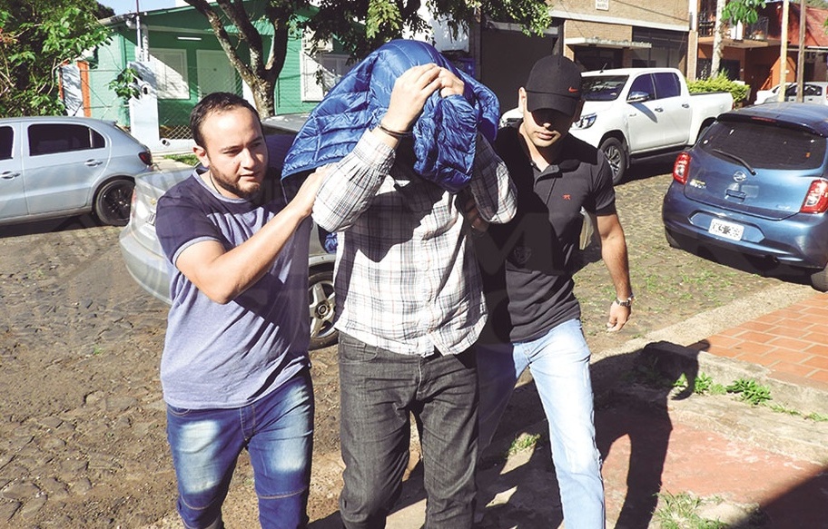 Médico denunciado aseguró que revisó a la denunciante porque ella se lo pidió