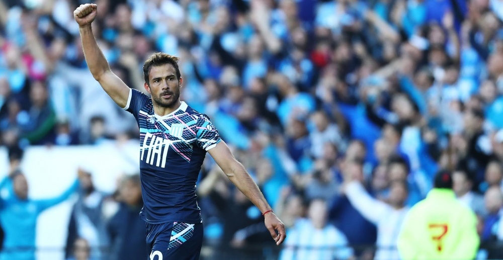 Superliga: en un duro partido, Racing se impuso ante Arsenal