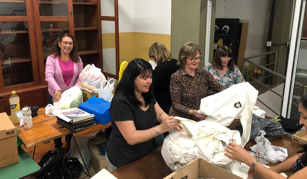 Roque González: colectan uniformes usados para el ropero solidario