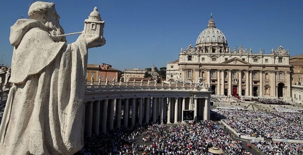 Vaticano: el Papa suspendió a cinco funcionarios por posible fraude económico