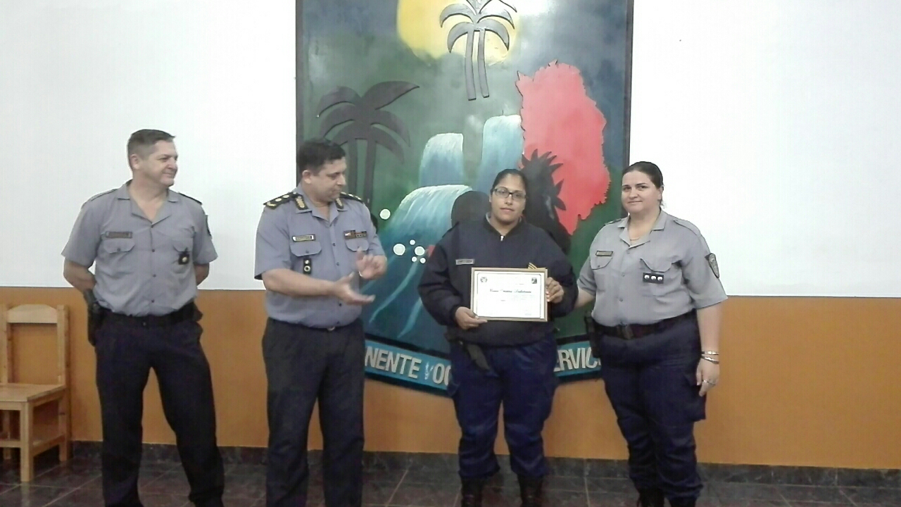 Cuando “proteger y servir” se potencian con el instinto maternal