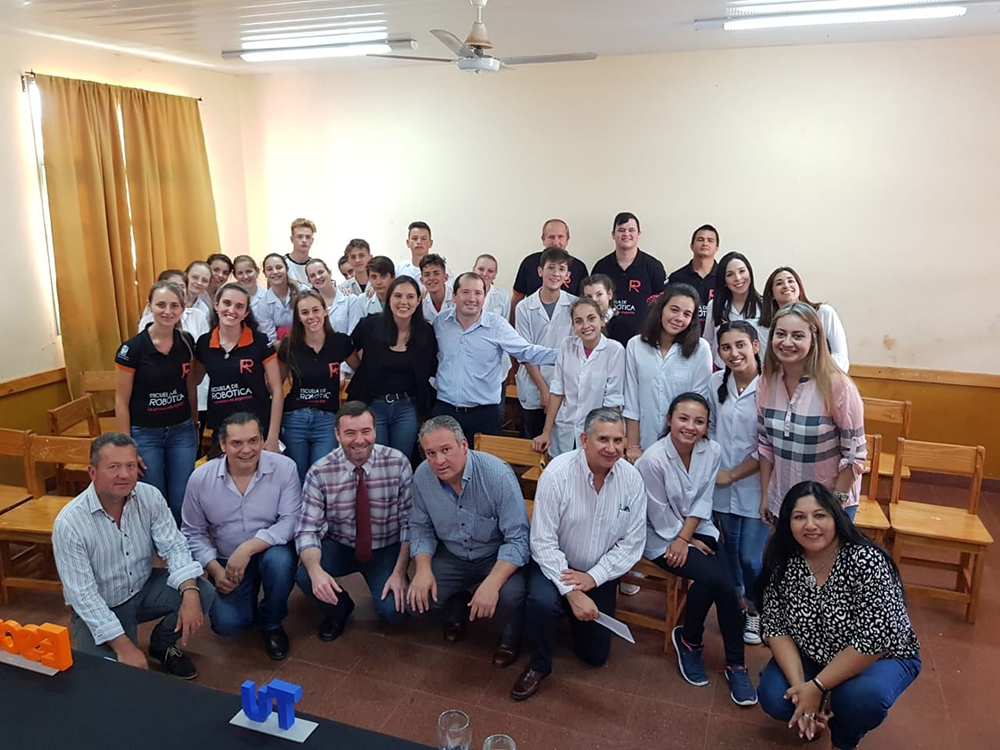 La Escuela de Robótica firmó el acta de acuerdo “Maker Space Educativos”