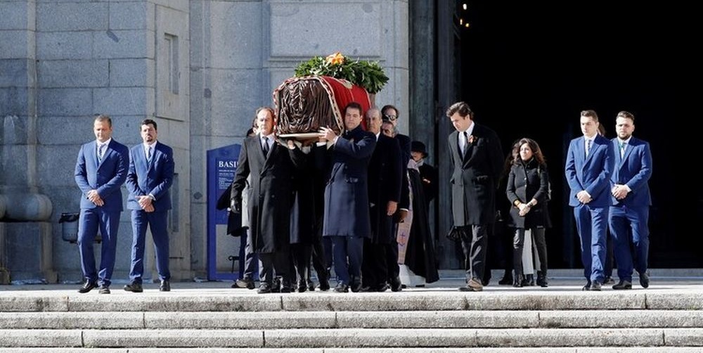 España exhumó al dictador Franco bajo estrictas medidas de seguridad