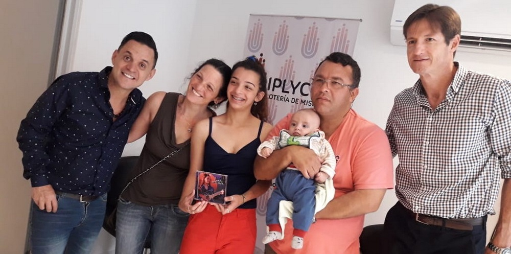 IPLyC SE entregó material discográfico a Luna Ledesma