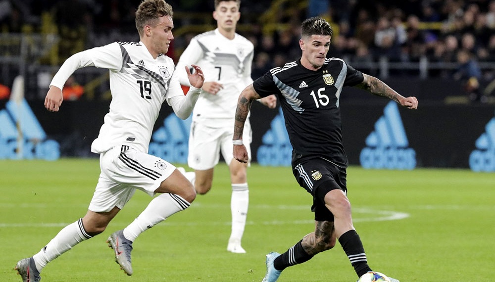 Con el ingreso de Alario, Argentina levantó cabeza y empató con Alemania