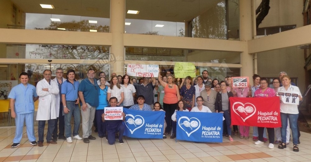 Trabajadores del hospital de Pediatría iniciaron medida de fuerza
