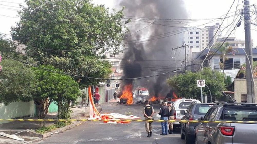 Brasil: avioneta cae en un barrio de Belo Horizonte y deja tres muertos