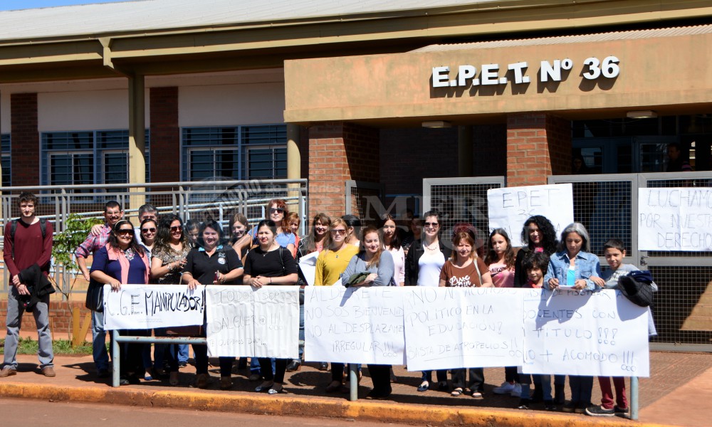 Padres y docentes de la EPET 36 protestaron contra desplazamiento