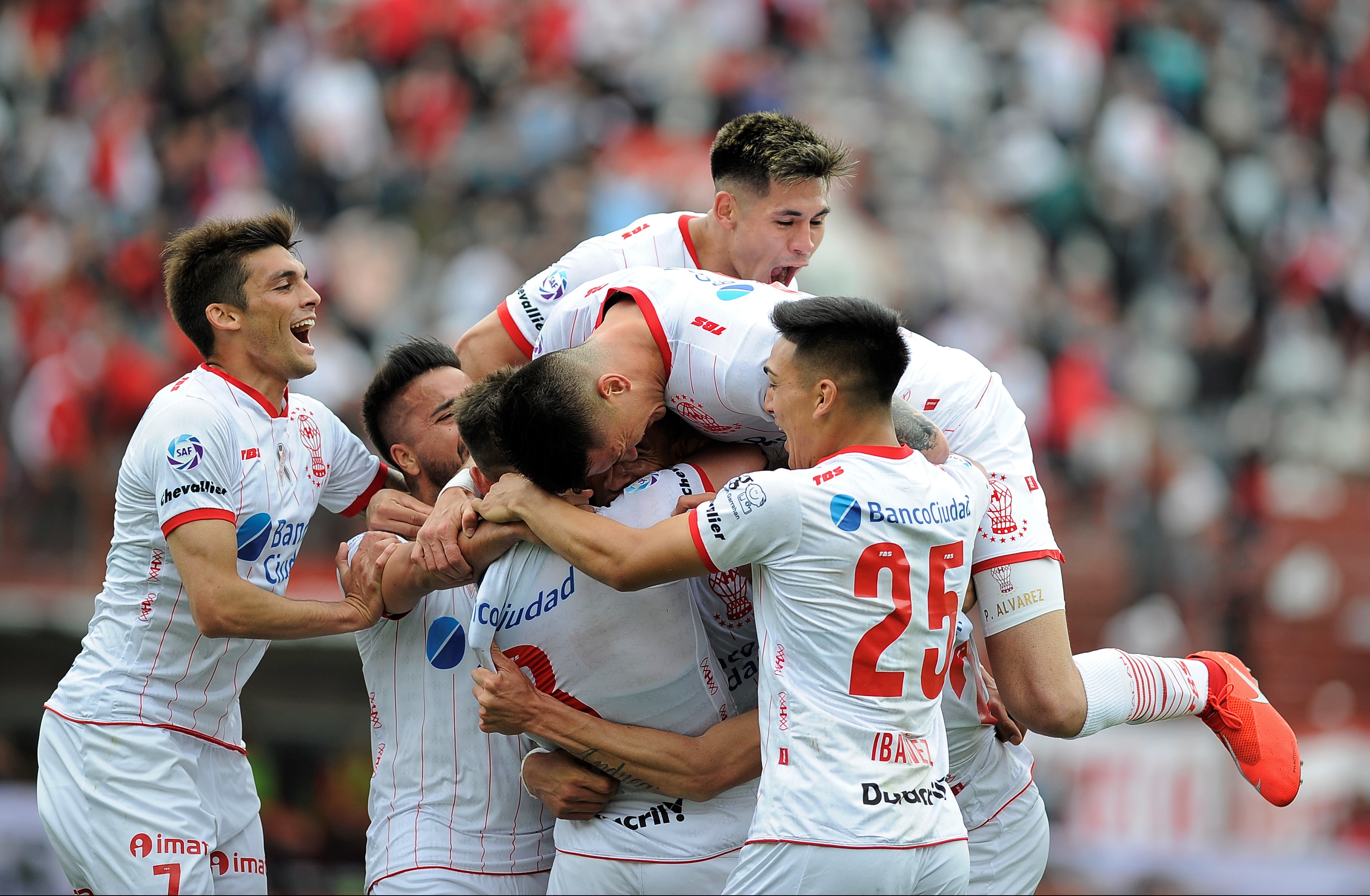 Superliga: Huracán se sacó la mufa ante San Lorenzo en el “clásico”