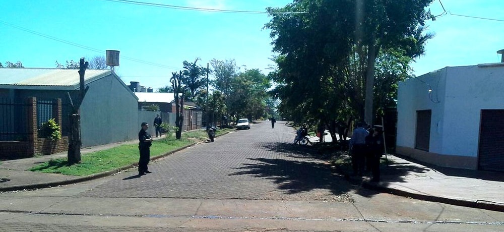 AVENIDA 170 Y CALLE 35. En este cruce de Itaembé Miní se produjo el ataque con golpes y arma de fuego.