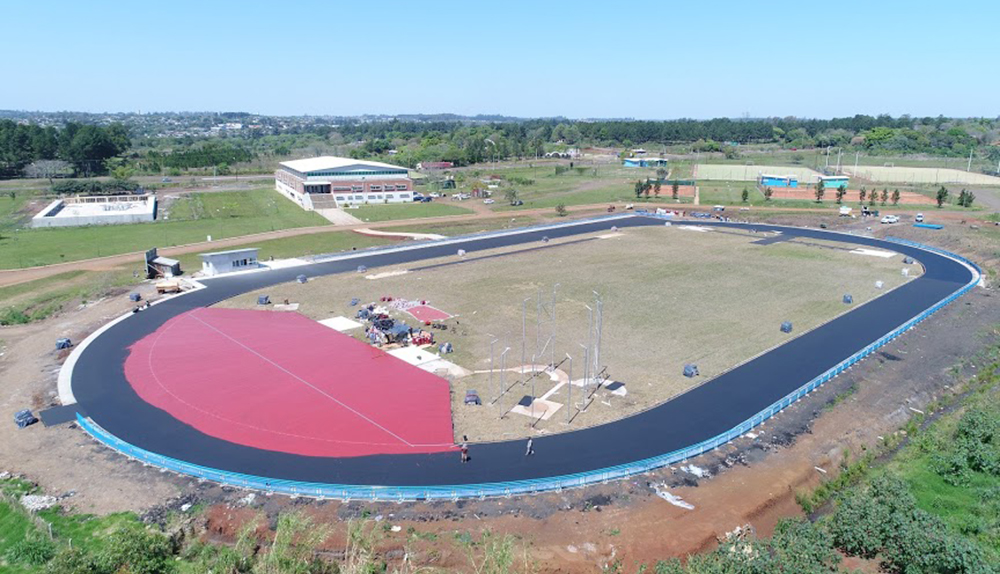 Esta casi lista la pista de atletismo en el CePARD