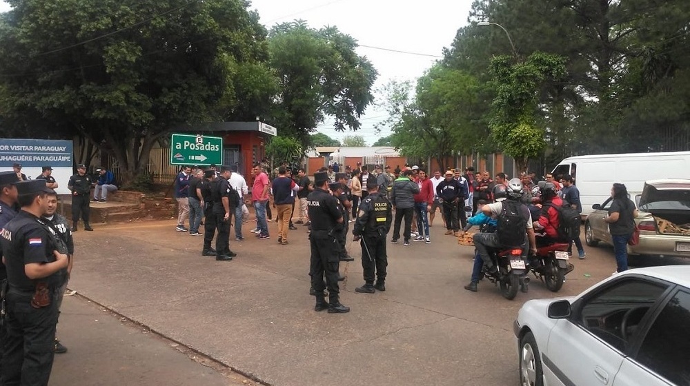 Vuelven los cortes intermitentes en el puente Posadas-Encarnación