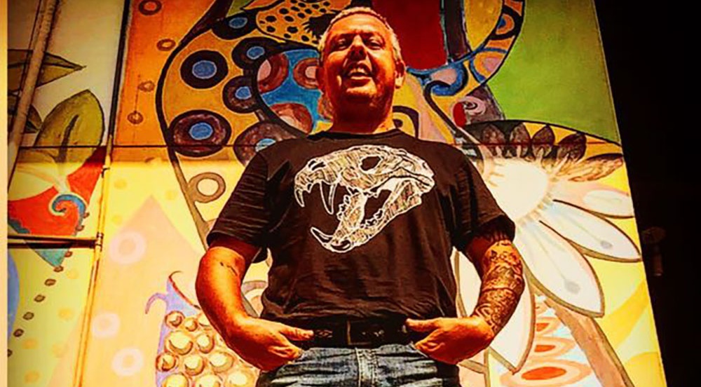 El arte de la tierra colorada rumbo a Europa