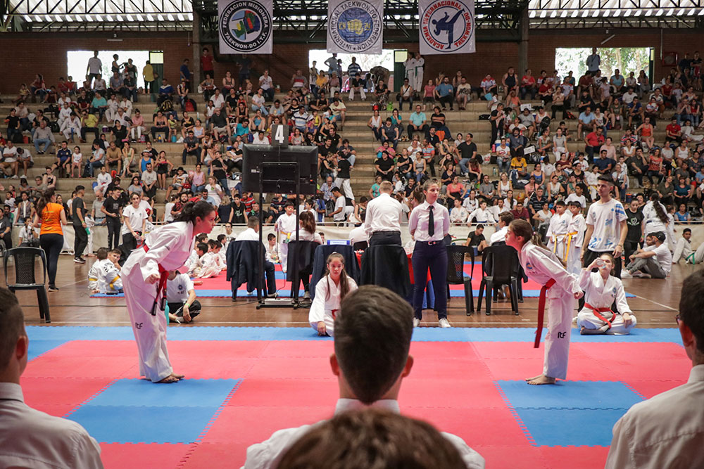 Casi un millar de taekwondistas en “Open Master Carlos Méndez”