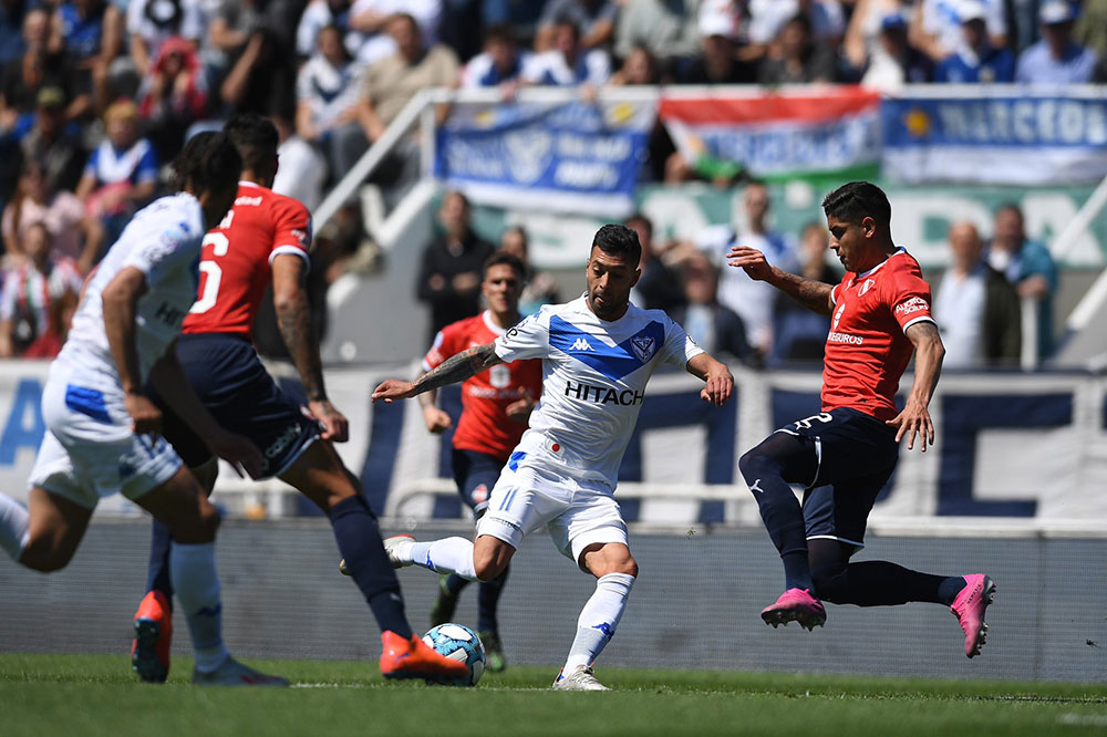 Superliga: Vélez dominó a Independiente