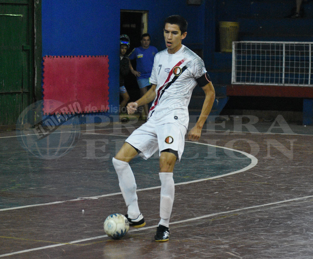 Brown lidera  con comodidad