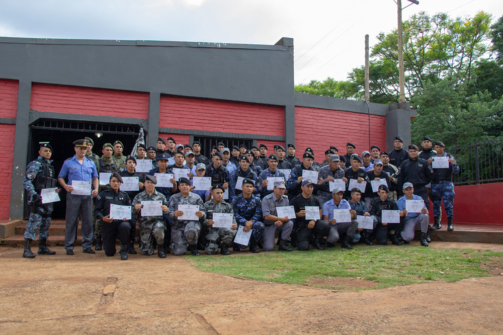 Penitenciarios y policías se capacitaron en traslado de alto riesgo