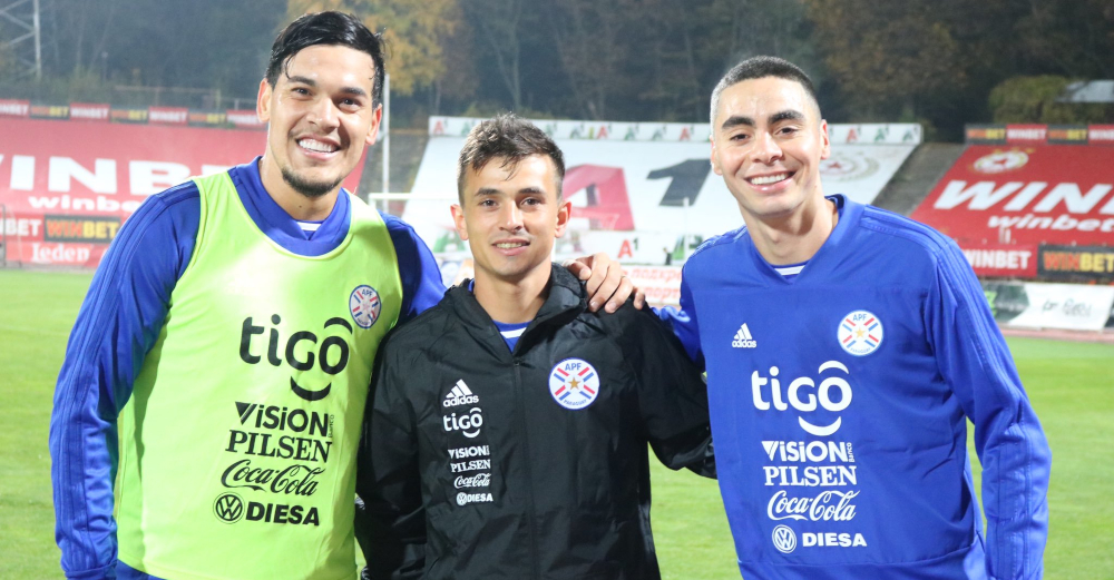 Orgullo misionero: Cubas ya luce la camiseta de la selección paraguaya