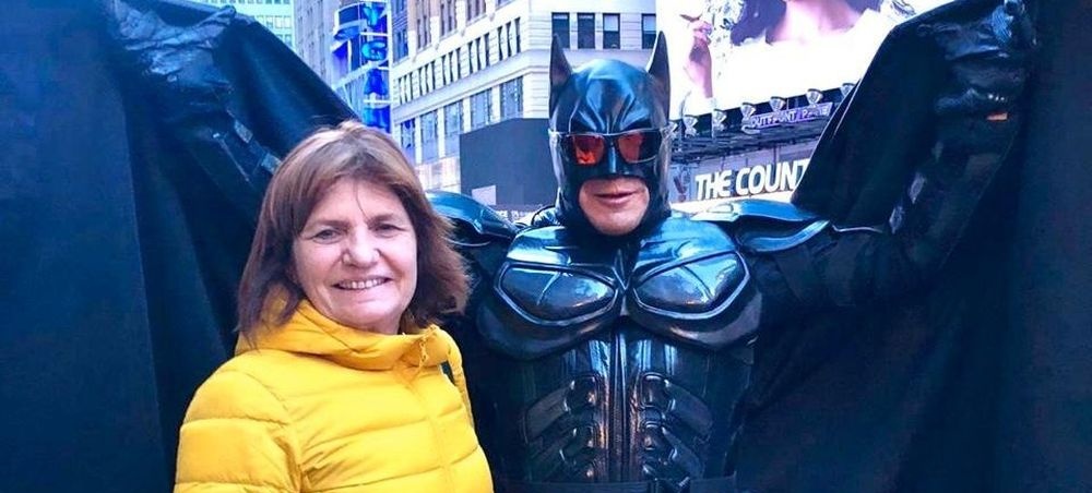 El desopilante encuentro entre Patricia Bullrich y Batman en Nueva York
