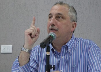 Docentes: la Provincia adelanta pago de garantía salarial mínima