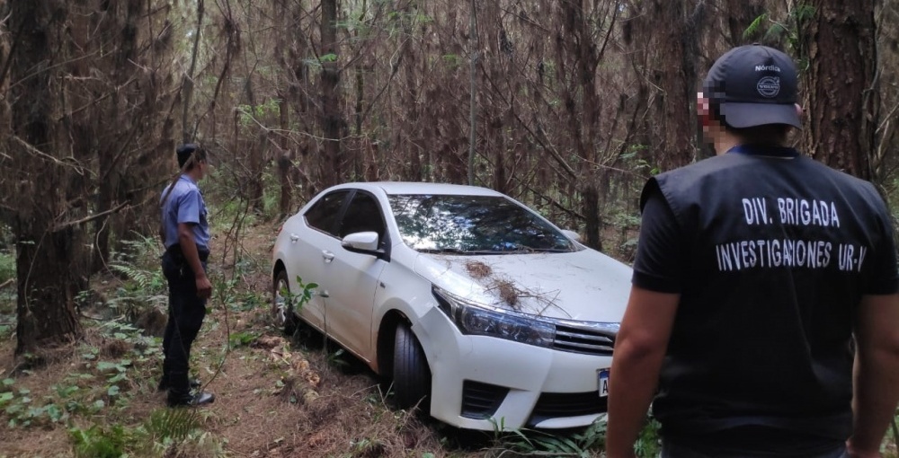 Tras un amplio operativo recuperaron un auto robado en Wanda