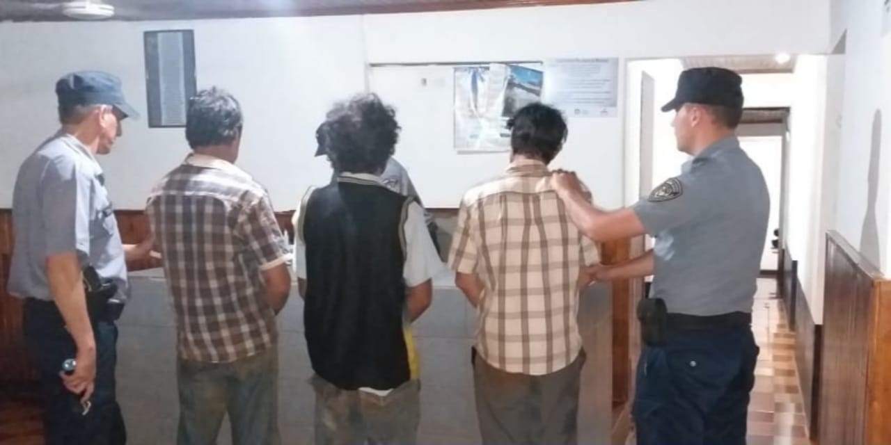 Pidió que bajaran la música y sus vecinos la agredieron