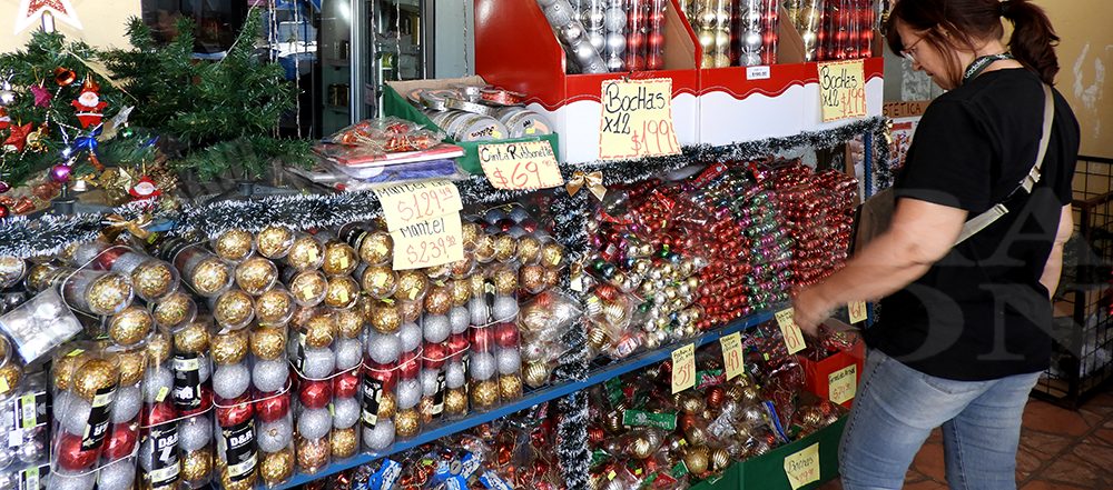 Comenzó la venta de artículos navideños con aumentos de hasta 50%