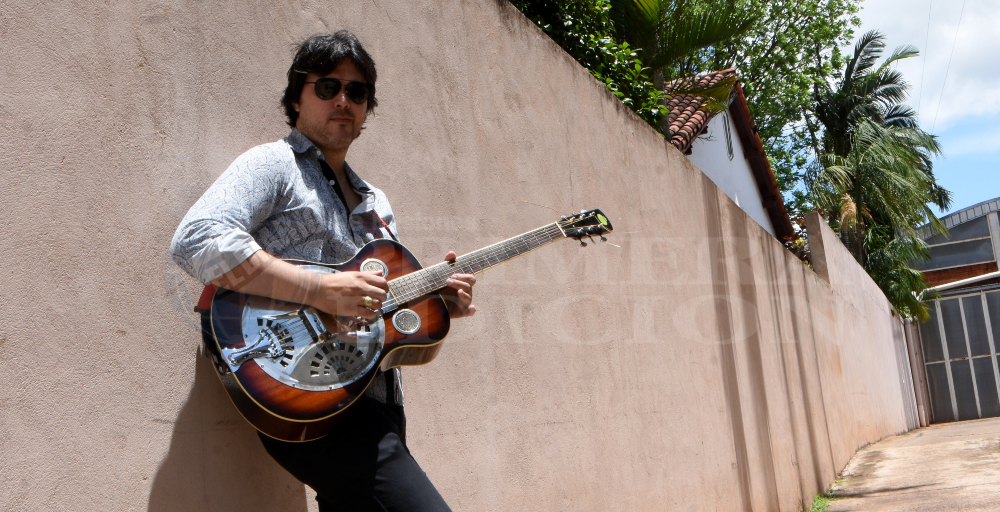 “Para trasmitir el blues, tenés que sentirlo y amarlo”.