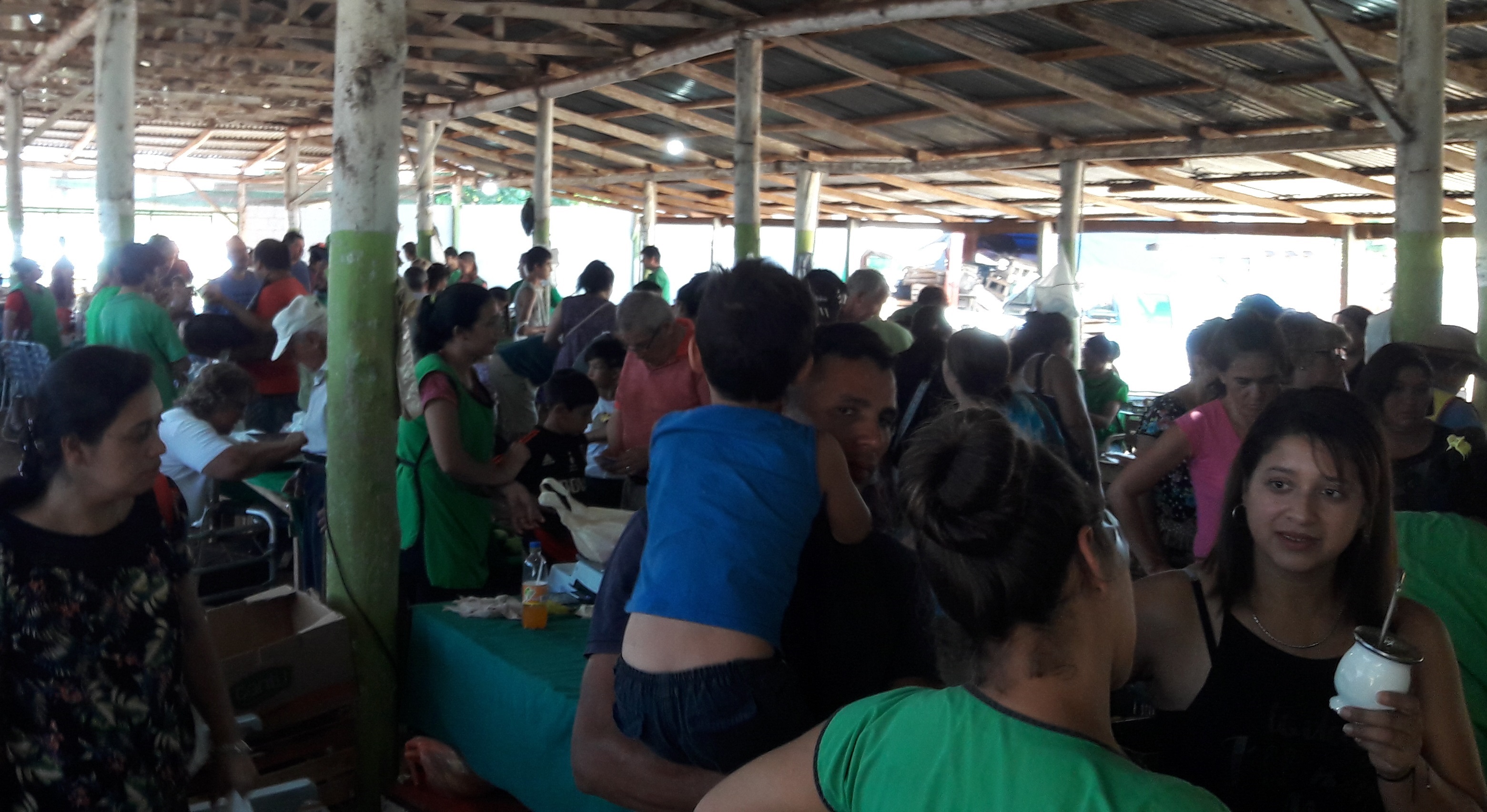 “A las 4 de la madrugada ya había gente esperando para llevar su lechón”