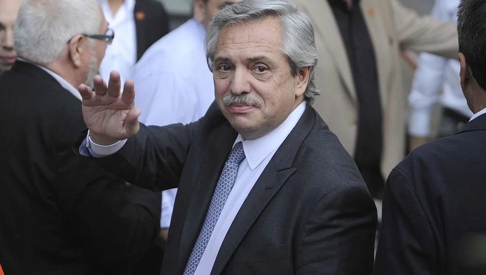 Fernández recibe a la cúpula de la Iglesia y se reúne con líderes de empresas