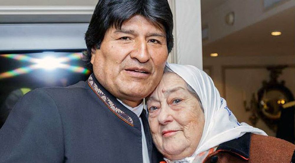 Evo Morales en la tradicional marcha de las Madres de Plaza de Mayo