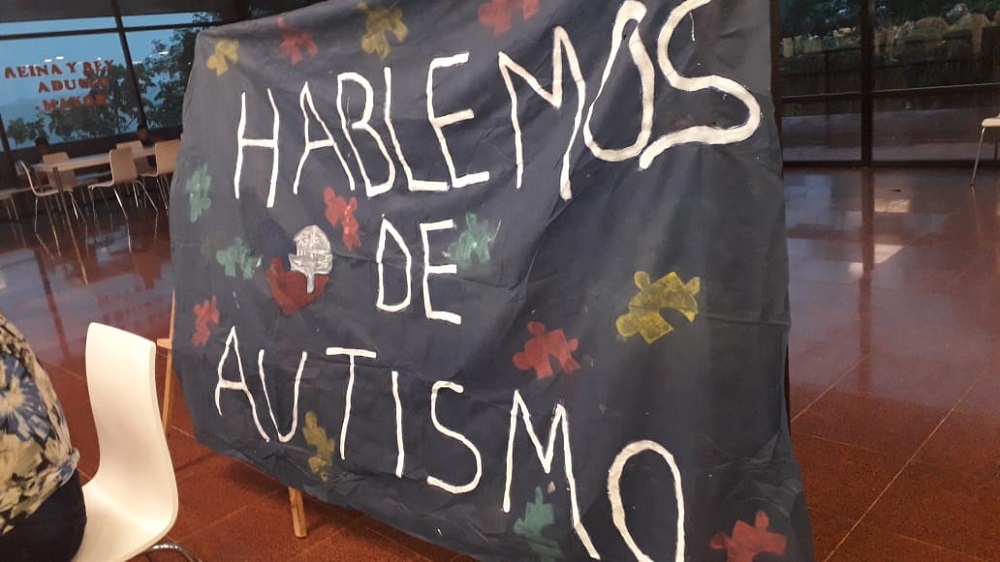 Familias de Puerto Iguazú reclaman más profesionales para tratar el autismo
