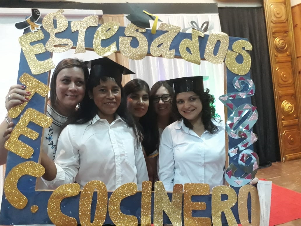 Eliana es la primera mujer de Fortín Mbororé en finalizar estudios superiores