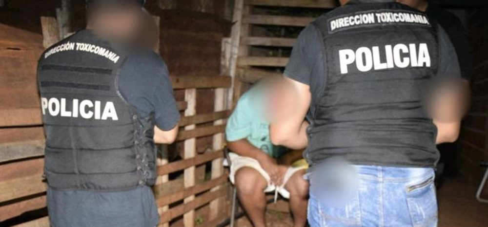 Detuvieron a dos jóvenes que comercializaban marihuana