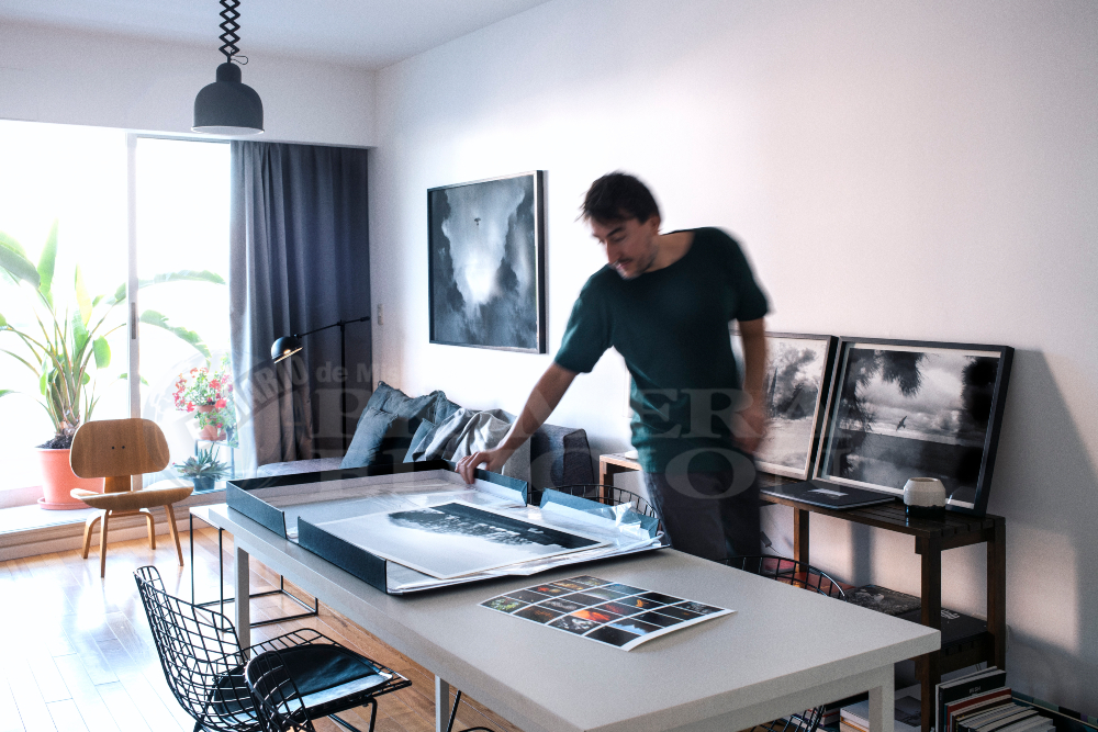 Abraham Votroba: “Me interesa fotografiar aquello que tengo el temor de olvidar”