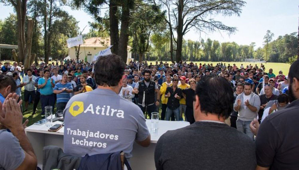 Lecheros de todo el país paran 48 horas en demanda de un aumento