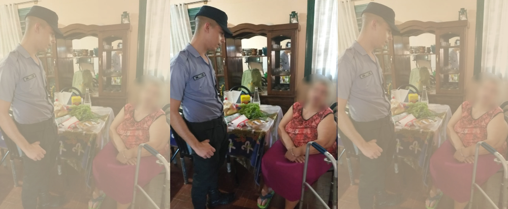 Un cadete de la Policía asistió a una abuela que se desvaneció en su vivienda