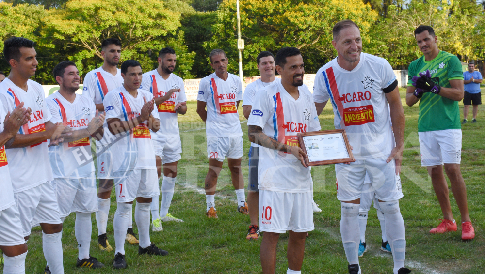 “Me voy triste y contento a la vez”