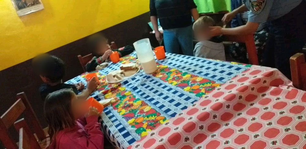 Cuatro menores estaban solos en su casa desde el sábado