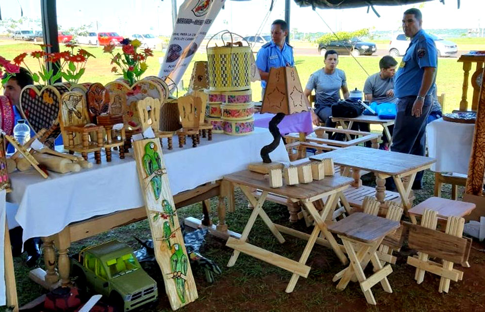 Presos exhibieron sus creaciones en la costa