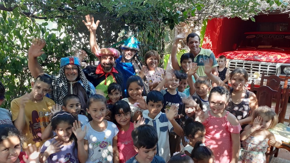 Caravana de Reyes Magos en el hospital y barrios de Apóstoles