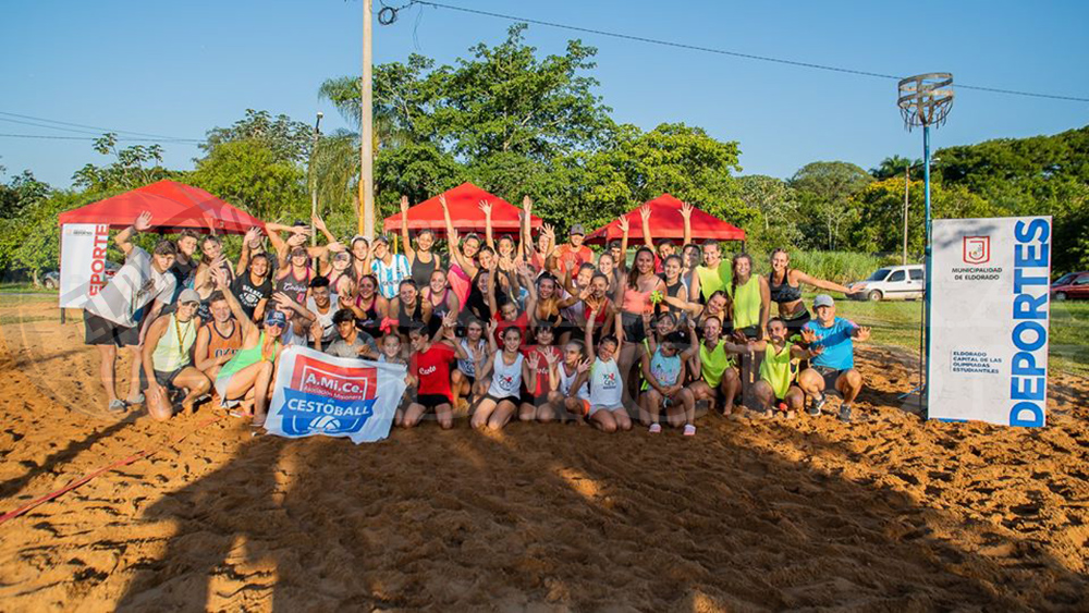 El cestoball invadió la playa